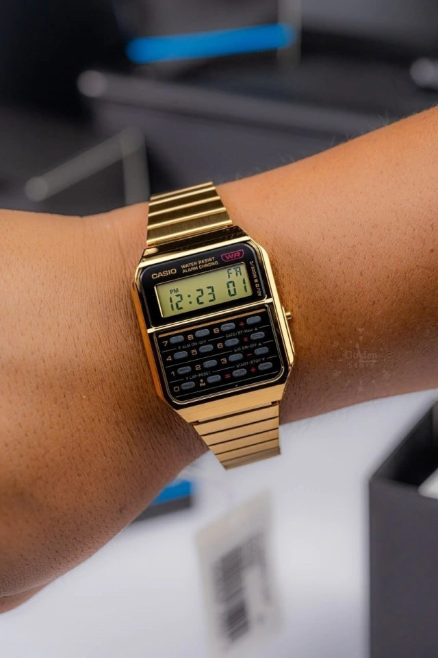 Reloj Casio CA-500WEG-1A - Elegancia Metálica con Funcionalidad Retro